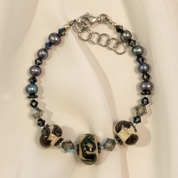 Lampwork Bead & Dark Grey Pearl Bracelet - Picture 3 of 3